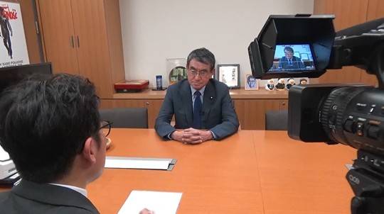 고노 다로 일본 자민당 의원이 17일 도쿄 지요다구 중의원회관에서 채널A와 인터뷰하고 있다. 
촬영=박용준 기자