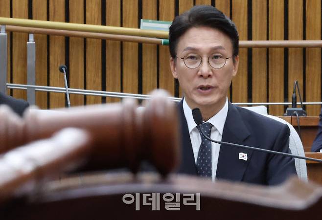 김민석 국무총리 후보자가 지난 24일 서울 여의도 국회에서 국무총리(김민석) 임명동의안 심사를 위한 인사청문회에서 의원들의 질의에 답변하고 있다.(사진=이데일리)