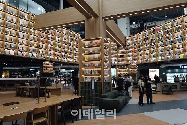 스타필드 마켓 킨텍스점의 메인 광장 격인 북 그라운드 전경. (사진=김정유 기자)