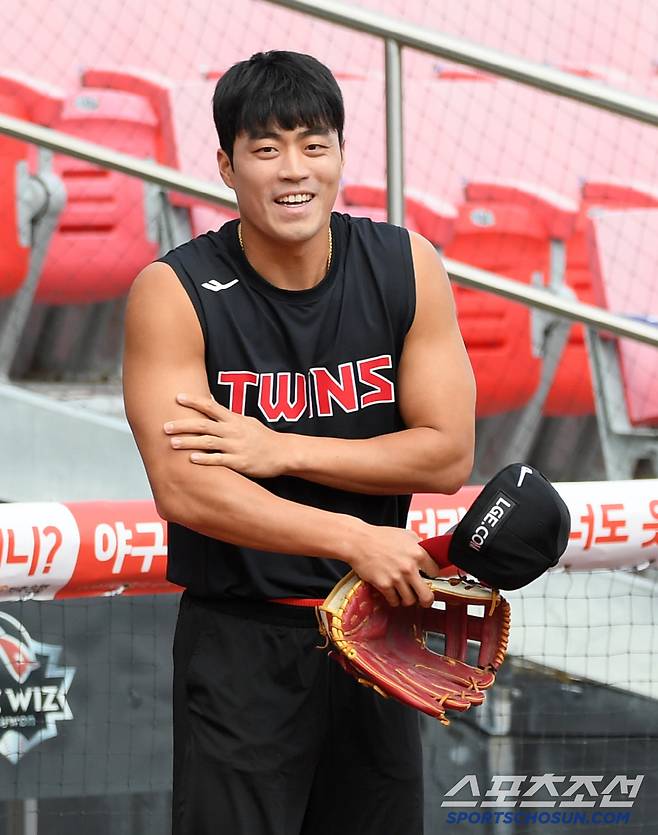 LG 천성호가 긴장한 표정으로 트레이드 후 첫 훈련을 준비했다. 수원=박재만 기자 pjm@sportschosun.com