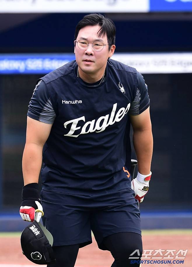 6번 지명타자로 나서는 안치홍.