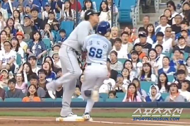 한화 1루수 채은성과 삼성 양도근이 충돌하고 있다. KBSN 중계화면 캡쳐