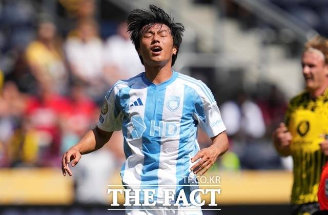 울산HD 고승범이 26일 보루시아 도르트문트와 2025FIFA 클럽월드컵 F조 3차전에서 슛이 불발되자 아쉬워하고 있다./신시내티(미 오하이오주)=AP.뉴시스