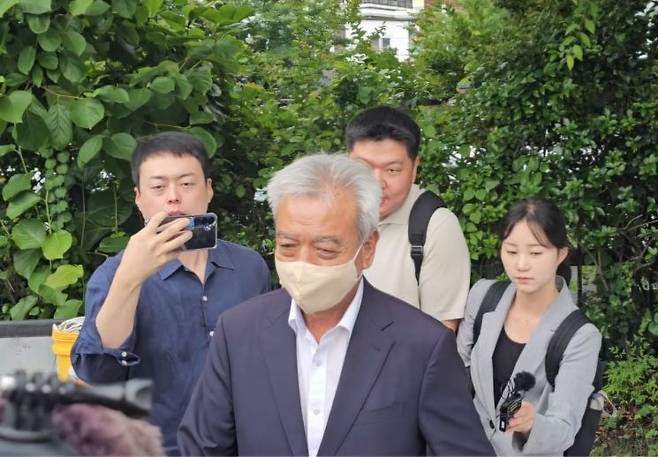 김창호 의령군의원이 뇌물수수,정치자금법 위반 혐의로 유죄를 선고받았다. 주소은 기자