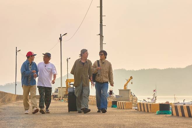 ‘제철남자’ 윤계상X박지환, 김상호 위해 관매도行 (제공: TV CHOSUN)