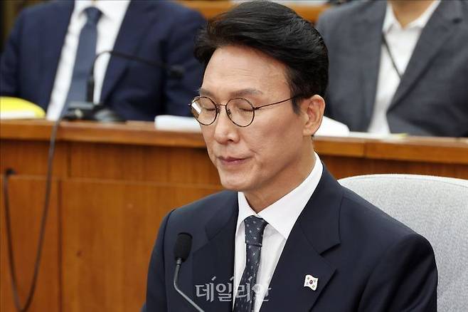 김민석 국무총리 후보자가 지난 24일 국회에서 열린 총리 후보자 인사청문회에서 생각에 잠겨 있다. ⓒ데일리안 홍금표 기자