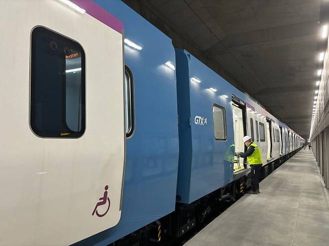 국토교통부가 오는 30일부터 GTX-A 구성역의 서측의 5번 출입구를 사용 개시하고, 인근 버스노선과 연계한 환승편의를 제공함으로써 GTX-A 이용객의 편의를 한층 개선한다고 26일 밝혔다.ⓒ데일리안 임정희 기자