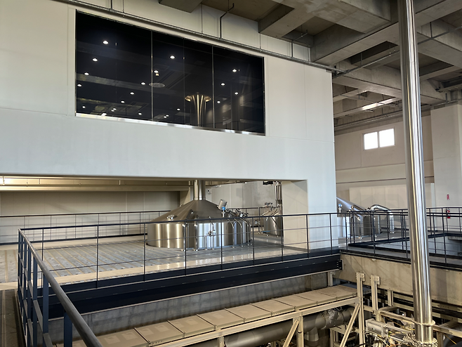 24b0d121e09c28a8699fe8b115ef046c61f32e4b9ee3