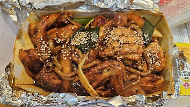 20250625_183128.jpg 저녁 숯불바베큐 치킨에 한잔