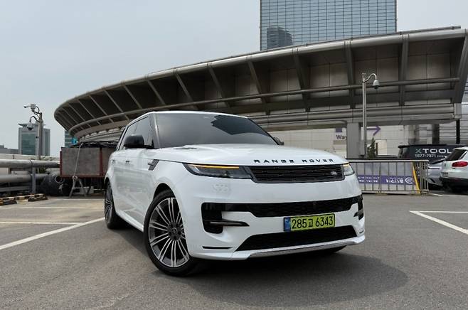 올 뉴 레인지로버 스포츠 P550e 사진=육동윤 글로벌이코노믹 기자