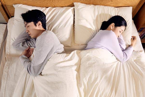 불행한 결혼 생활을 하는 사람은 행복한 결혼 생활을 하는 사람보다 사망 위험이 높다는 연구 결과가 나왔다./사진=클립아트코리아