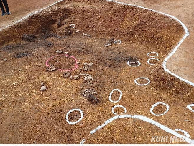 전형적인 신석기 주거 구조를 갖춘 수혈주거지. 사진=성은숙.