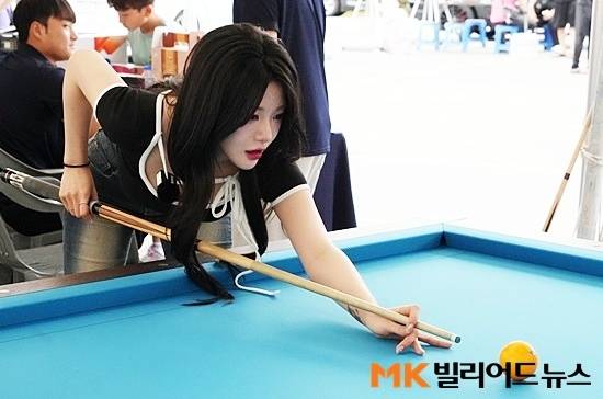 SOOP 인기 스트리머 박틸다는 양구 당구대회장에서 경기장 내외부 분위기는 물론 양구지역 먹방 등을 실시간으로 스트리밍하며 시청자와 소통했다.