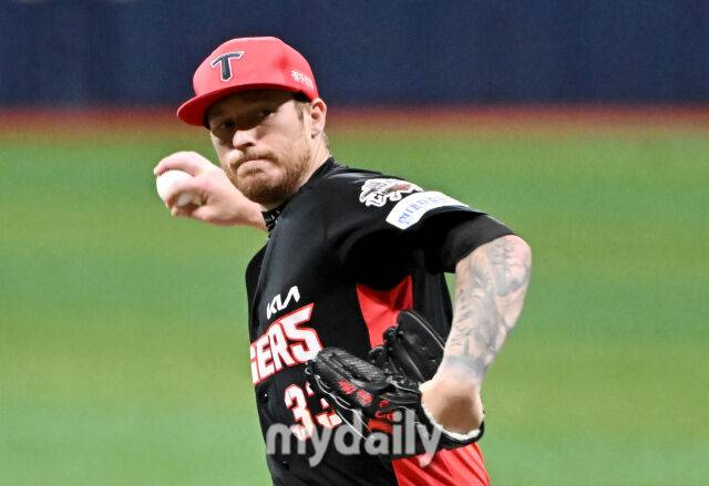 25일 오후 서울 고척동 고척스카이돔에서 진행된 '2025 프로야구 KBO리그' 키움히어로즈와 KIA타이거즈의 경기. 기아 올러가 선발등판해 역투하고 있다./고척=송일섭 기자 andlyu@mydaily.co.kr