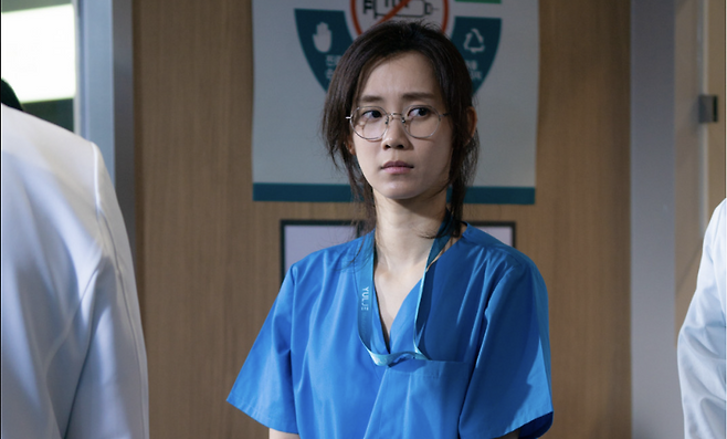 드라마 ‘슬기로운 의사생활’에서 일반외과 전공의 장겨울 선생 역할을 한 배우 신현빈. [tvN 홈페이지 갈무리]