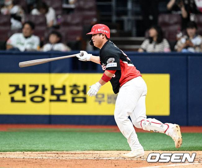 [OSEN=고척, 이대선 기자] 26일 오후 서울 고척스카이돔에서 2025 신한 SOL Bank KBO리그 키움 히어로즈와 KIA 타이거즈의 경기가 열렸다.키움은 하영민, KIA는 김건국을 선발 투수로 내세웠다.7회초 1사 3루에서 KIA 한준수가 우전 적시타를 치고 있다. 2025.06.26 /sunday@osen.co.kr