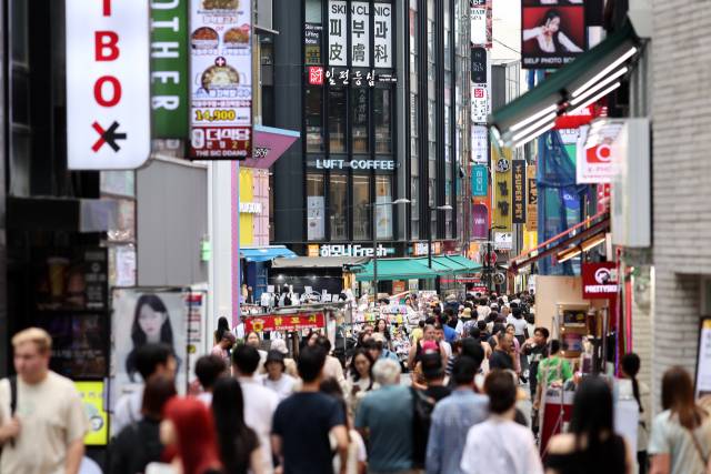 이달 8일 서울 명동 거리. 연합뉴스