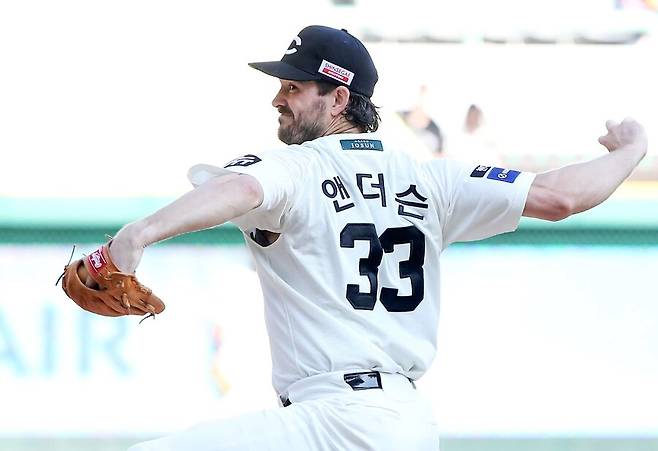 ▲ 구위 하나만 놓고 보면 폰세와 최고를 다투는 드류 앤더슨 또한 메이저리그의 꾸준한 관심을 모으고 있다 ⓒSSG랜더스