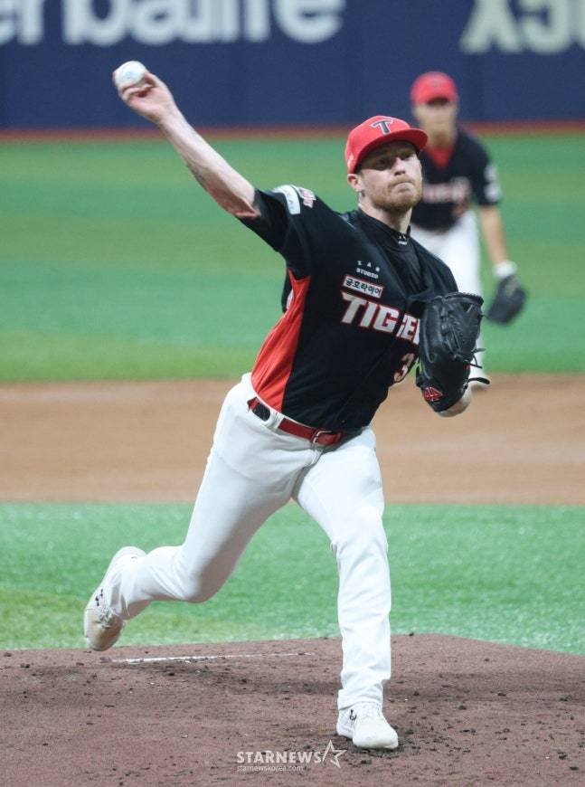 애덤 올러가 키움전 투구를 펼치고 있다. /사진=김진경 대기자