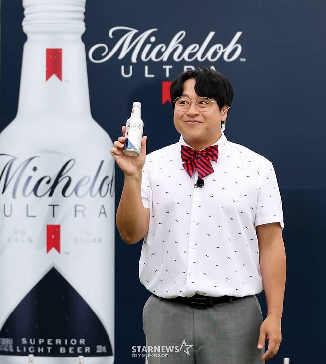 [★화보]골프틑 퍼팅이지!  '울트라 홀 챌린지' 참가한 방송인 허준