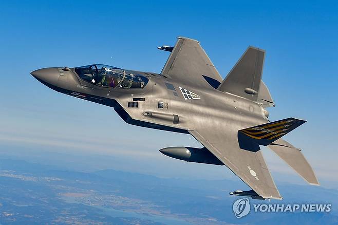 KF-21 시험비행 [공군 제공. 재판매 및 DB 금지] photo@yna.co.kr
