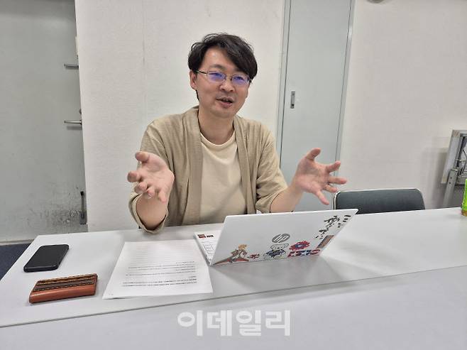 본 청년의 자립을 위해 설립된 비영리 청년 단체 ‘소다테아게넷’ 소속 활동가인 야마자키 아즈사 씨가 지난 7일 이데일리와 인터뷰하고 있다. (사진=송승현 기자)