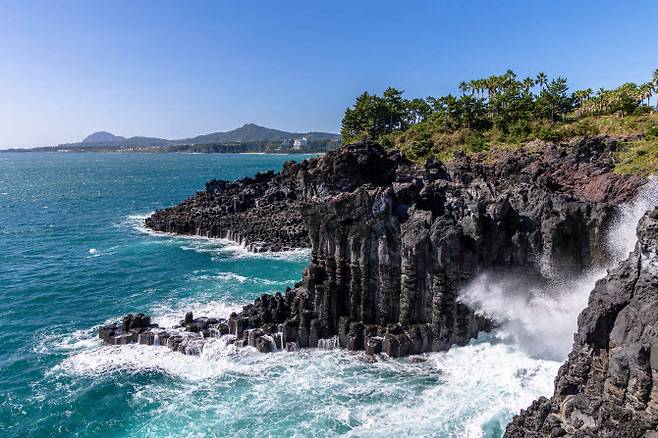 제주 중문의 주상절리대 (사진=한국관광공사)