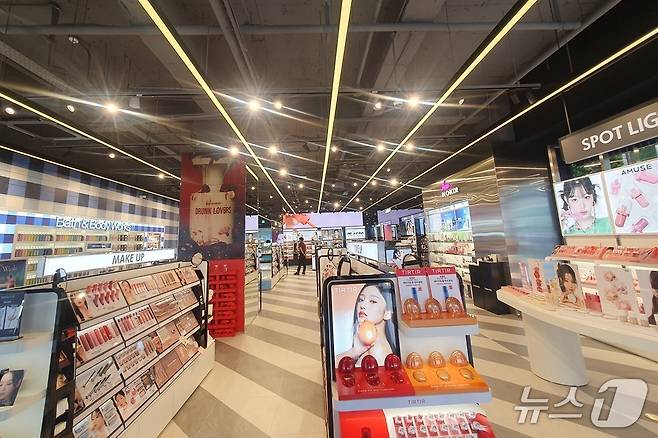 ㈜신세계는 프리미엄 뷰티 편집숍 '시코르'(CHICOR) 강남역점을 리뉴얼해 27일 새롭게 선보인다. 2025.6.26/뉴스1 ⓒ News1 김명신 기자