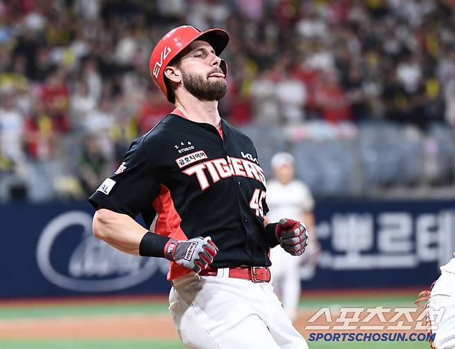 26일 서울 고척스카이돔에서 열린 KIA-키움전. 6회초 1사 위즈덤이 유격수 땅볼로 아웃되고 있다. 고척=정재근 기자 cjg@sportschosun.com/2025.6.26/