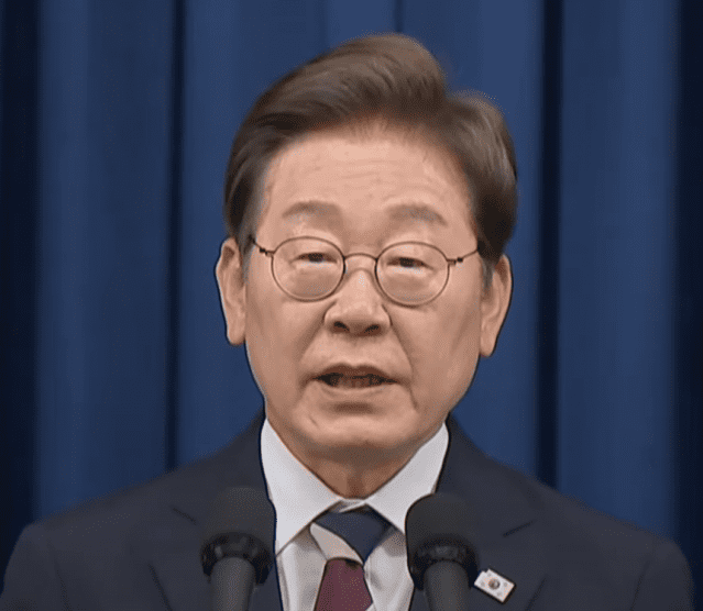 대통령실에서 첫 인선을 발표하는 이재명 대통령의 모습 (사진=유튜브 캡처)