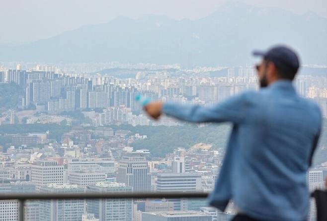 서울 남산에서 바라본 아파트 단지 모습. 연합뉴스