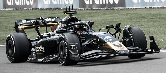 ‘F1 더 무비’는 실제 F1 그랑프리 트랙 위에서 촬영됐다. 사진 IWC 샤프하우젠