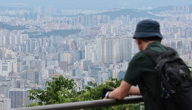 서울 남산에서 바라본 시내 아파트 모습. 사진=연합뉴스