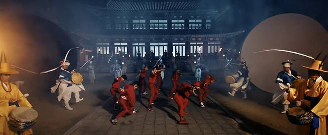 A still from boy band Stray Kids' ″Thunderous″ music video released in 2021 [SCREEN CAPTURE]