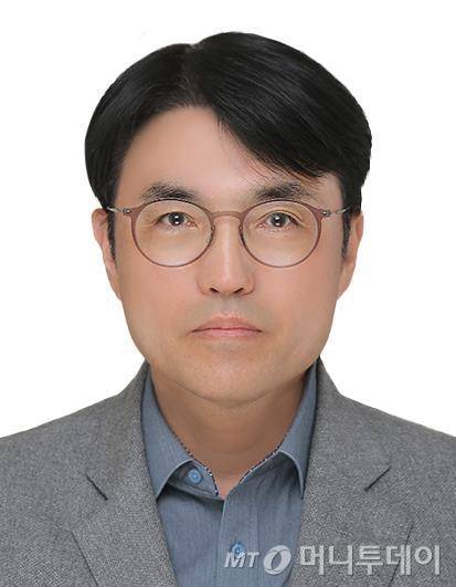이재명 대통령이 26일 고용노동부 차관에 권창준 고용부 기획조정실장을 임명했다. (대통령실 제공. 재판매 및 DB 금지) 2025.6.26/사진=뉴스1  Copyright (C) 뉴스1. All rights reserved. 무단 전재 및 재배포,  AI학습 이용 금지.