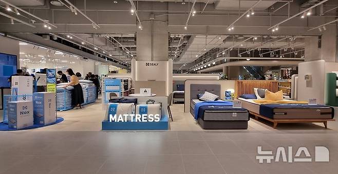 [서울=뉴시스] 씰리침대, 커넥트현대 청주점 신규 오픈. (사진= 씰리침대 제공)