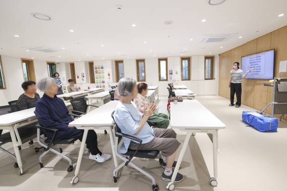 구립서초데이케어센터.