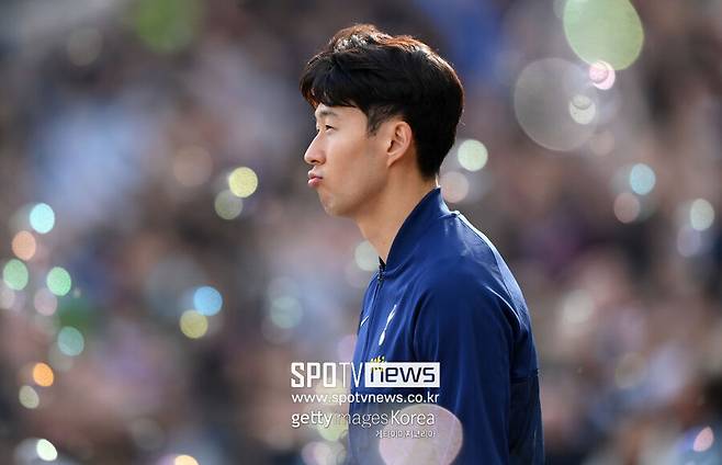 ▲ 최소한 손흥민은 8월까지 토트넘 유니폼을 입을 예정이다. 'BBC'는 "프리미어리그 클럽들에 여름 투어는 수익성 높은 행사다. 손흥민은 토트넘의 한국 방문에 있어 상업적 매력의 핵심 인물이다.