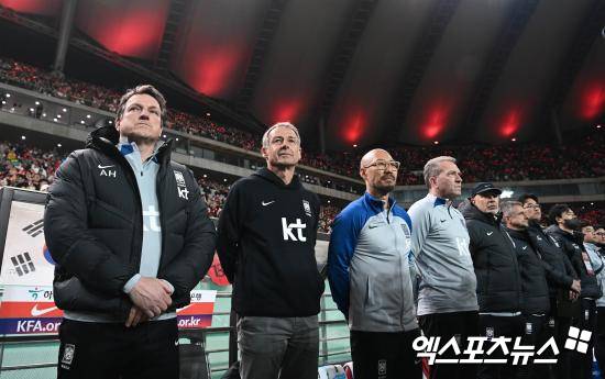 나폴리 지역 방송 '키스키스 나폴리'가 27일(한국시간) 스트링가라가 매체의 한 프로그램과 가진 인터뷰에서 최근 나폴리와 이적설이 있는 이강인에 대해 극찬했다. 엑스포츠뉴스DB