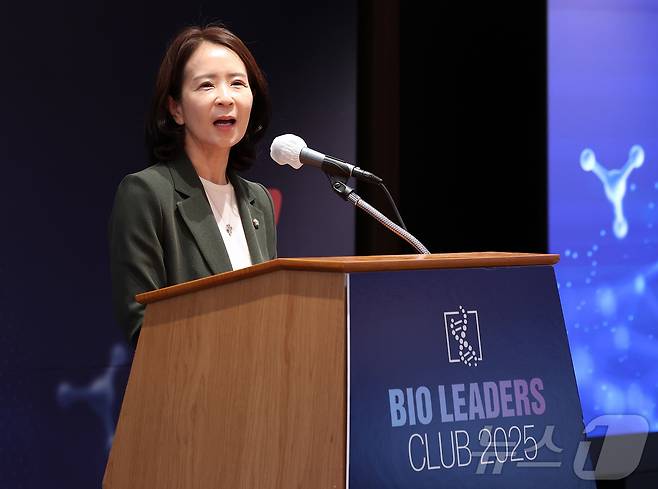 최수진 국민의힘 의원이 24일 오전 서울 중구 소공동 롯데호텔에서 열린 '제25회 바이오리더스클럽'에서 축사를 하고 있다. 2025.6.24/뉴스1 ⓒ News1 김성진 기자