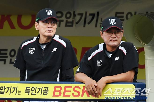 14일 대구 라이온즈파크에서 열린 삼성 라이온즈와 KT 위즈의 경기. KT 이강철 감독과 이종범 코치가 경기를 지켜보고 있다. 대구=박재만 기자 pjm@sportschosun.com/2025.06.14/