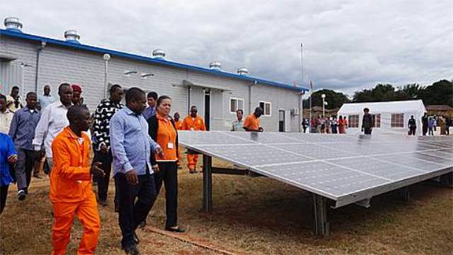 2015년 모잠비크 정부는 대외경제협력기금(EDCF) 차관으로 설립한 태양광발전소 준공식을 마바고(Mavago)에서 개최했다./뉴시스
