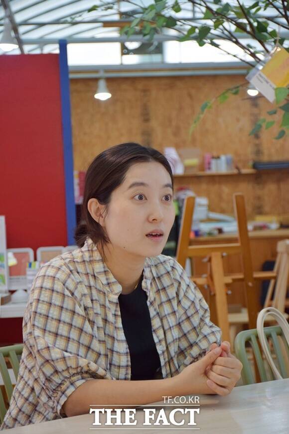 손 씨는 귀농을 하더라도 아이들 교육으로 결국엔 떠나거나 '귀농 기러기'가 될 수밖에 없다고 했다. 그는 "아이들에게 농촌은 놀이터와 같아서 너무 좋긴 하지만 교우 문제는 또 다르다"며 "결국 엄마들을 붙잡아야 한다. 제가 볼 때는 거점 학교를 만들어 지역 실정에 맞는 교육이 실현돼야 한다고 본다"고 강조했다. /이철영 기자