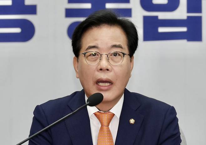 송언석 국민의힘 원내대표가 27일 오전 서울 여의도 국회에서 열린 원내대책회의에서 발언하고 있다. 사진=뉴시스