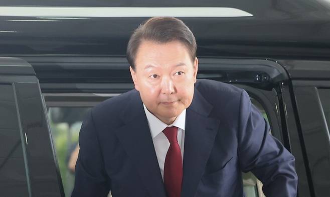 윤석열 전 대통령이 28일 오전 내란 특검 조사를 받기 위해 서울 서초구 서울고검에 출석하고 있다. 김영원 기자 forever@hani.co.kr