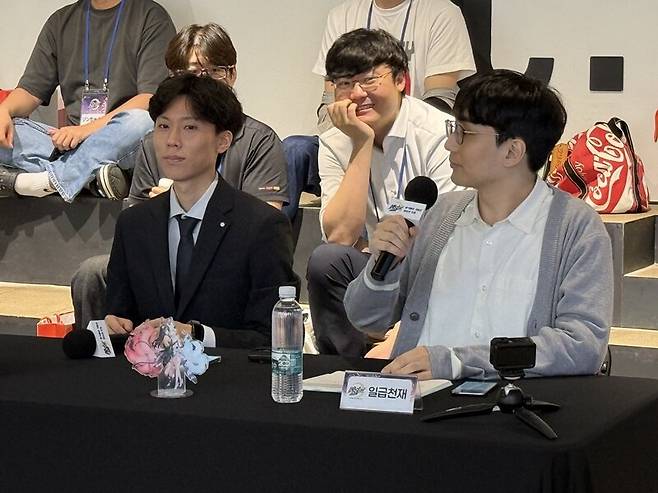 ▲ 경기의 해설은 일급천재와 바나나(VaNaNa)가 맡았습니다