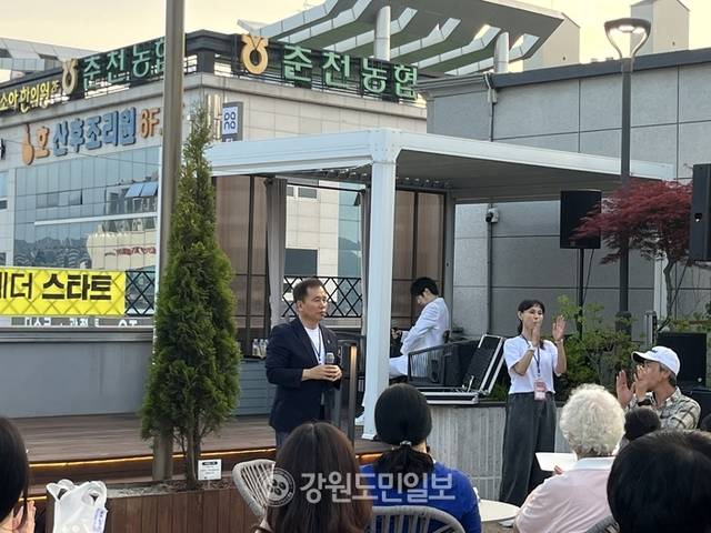 ▲ 이해규 춘천연극제 이시장이 27일 춘천 대원당에서  열린 2025 춘천연극제 개막식에서 축사하고 있다.