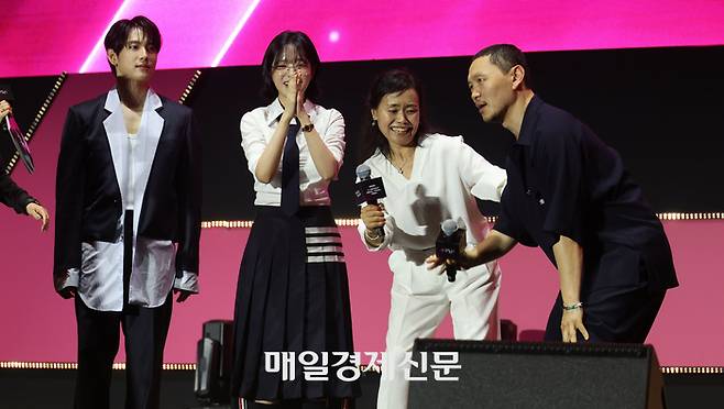 28일 서울광장에서 열린 ‘오징어 게임 시즌3’ 팬 이벤트에서 배우 양동근이 춤을 추고 있다. 2025.6.28 [이승환기자]