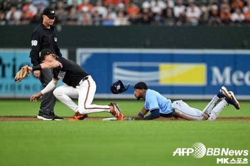 챈들러 심슨이 2회 도루를 기록하고 있다. 사진(美 볼티모어)=ⓒAFPBBNews = News1