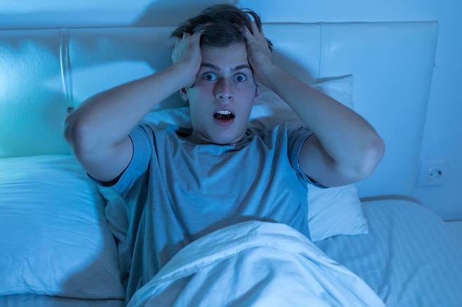 악몽을 자주 꾸는 사람은 조기 사망 위험이 3배 높다는 연구 결과가 나왔다. 게티이미지뱅크